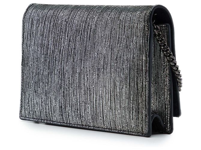 Portafoglio con catena Saint Laurent Kate in camoscio metallizzato argento con monogramma e nappa - vista 2