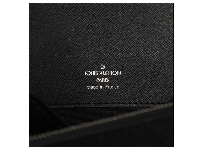Louis Vuitton Black Taiga Minuto Nero - vista 5