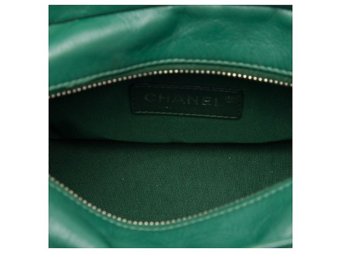 Chanel Gabrielle Crossbody Small in vitello invecchiato verde - vista 4