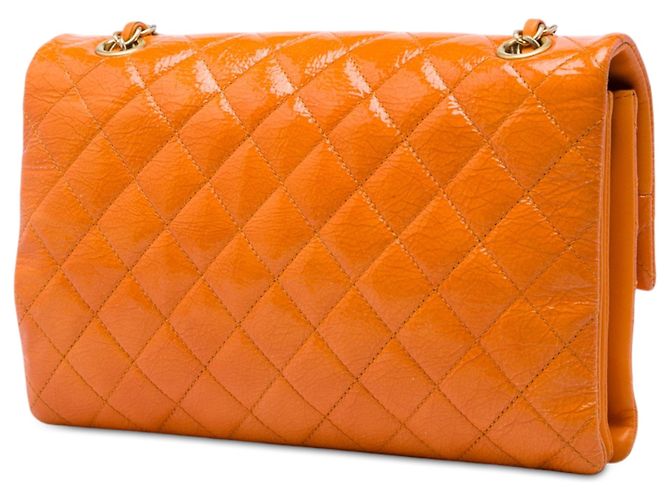 Chanel Orange Medium Quilted Crinkled Patent Pagoda Accordion Flap Arancione - vista 2