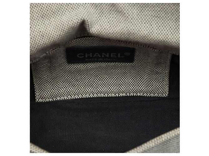 Borsa a tracolla Chanel Gray Canvas CC Camellia No. 5 - vista 4