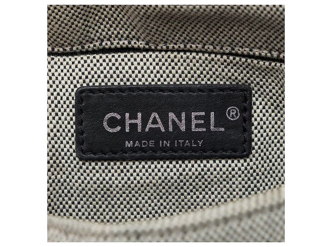 Borsa a tracolla Chanel Gray Canvas CC Camellia No. 5 - vista 5