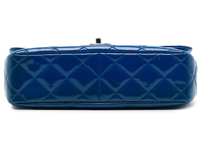 Chanel Blue Medium Quilted Patent Coco Shine Flap - vista 3