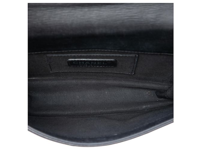 Chanel Boy Brick Horizontal Flap in vernice nera e cristalli acrilici Nero - vista 4