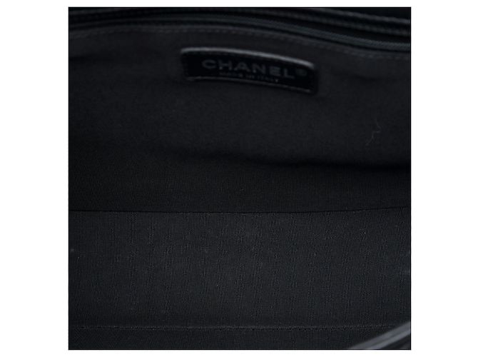 Chanel Black Jumbo Quilted Lambskin Acrylic Cuba Color Flap Nero - vista 4