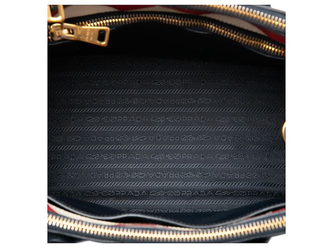 Bolsa Prada Blue City em Saffiano com acabamentos em couro de bezerro Greche Paradigme Azul Azul marinho - vista 4