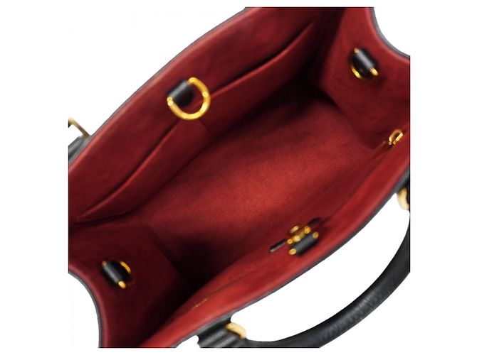 Sac à main Louis Vuitton Monogram Empreinte Bicolor OnTheGo PM Noir Beige - vue 4