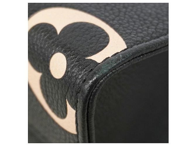 Sac à main Louis Vuitton Monogram Empreinte Bicolor OnTheGo PM Noir Beige - vue 6