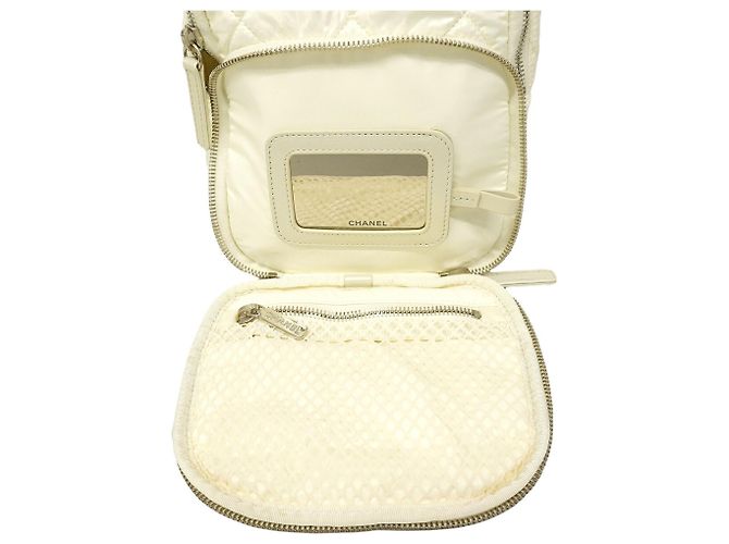 Zaino Chanel Neige in nylon bianco - vista 9