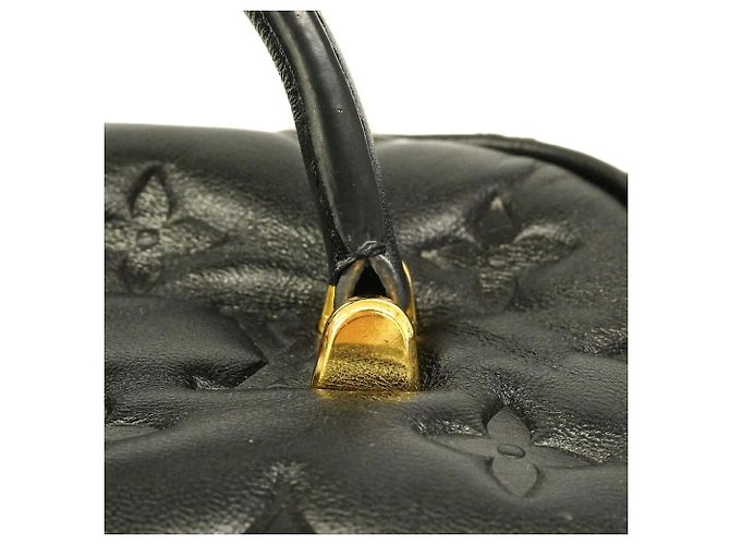 Borsa a mano Louis Vuitton Coussin Vanity PM Nero - vista 10