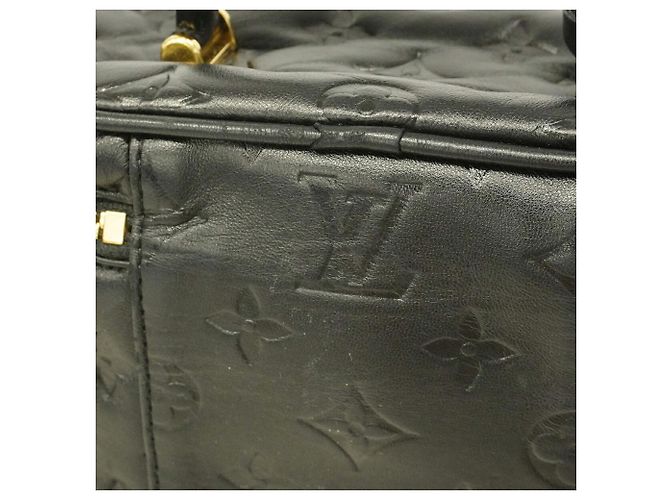 Borsa a mano Louis Vuitton Coussin Vanity PM Nero - vista 7