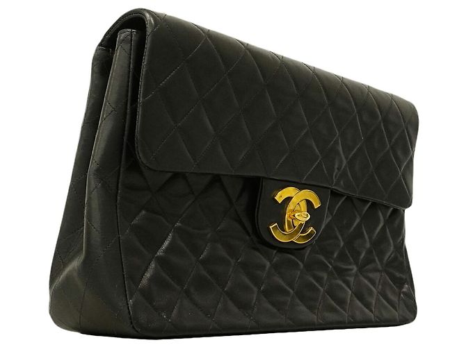 Borsa a tracolla Chanel in pelle d'agnello nera Nero - vista 2