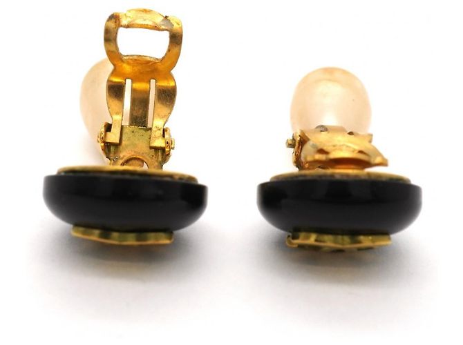Orecchini a clip Chanel Coco Mark Nero D'oro - vista 3