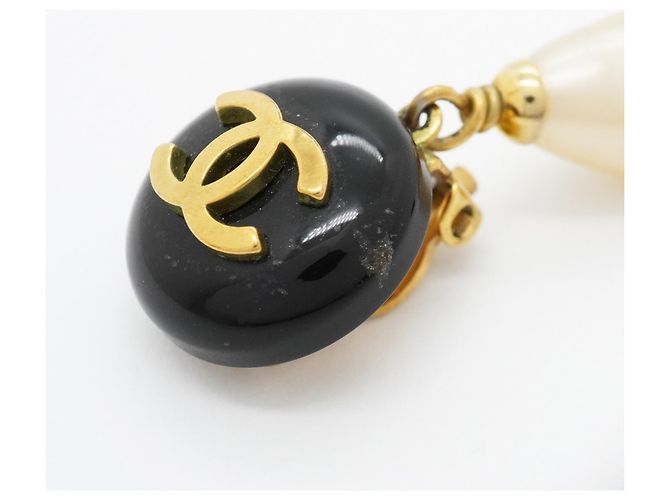 Orecchini a clip Chanel Coco Mark Nero D'oro - vista 7