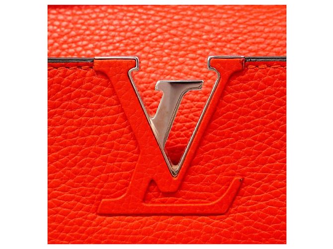 Borsa a tracolla Louis Vuitton Capucines MM Rosso - vista 10