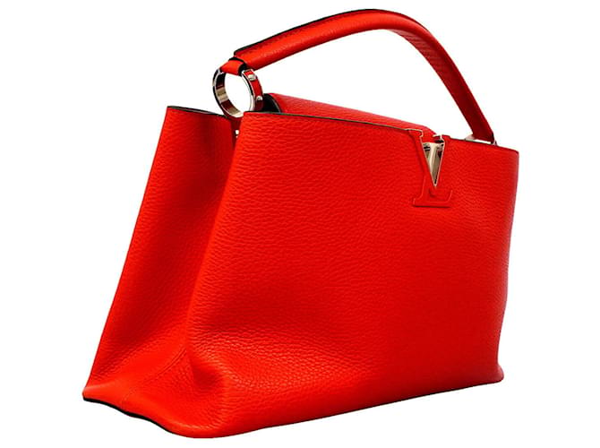 Borsa a tracolla Louis Vuitton Capucines MM Rosso - vista 2