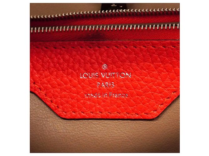 Borsa a tracolla Louis Vuitton Capucines MM Rosso - vista 5