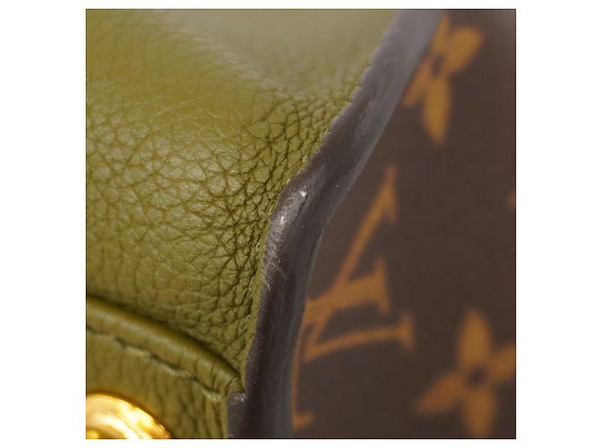 Borsa Louis Vuitton Monogram On My Side MM - vista 6