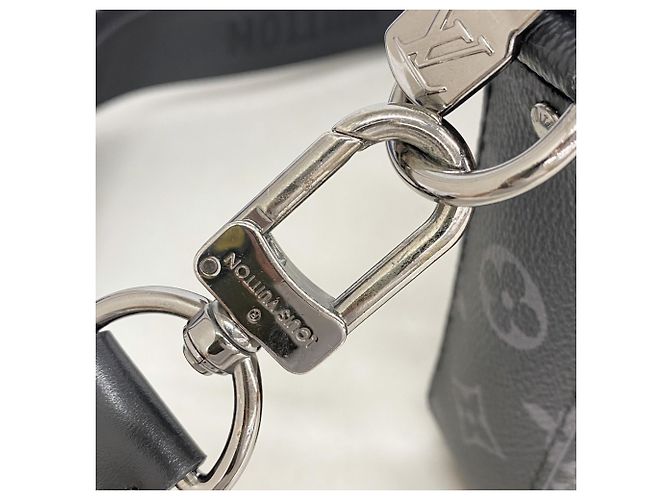 Borsa a tracolla Trio Monogram Eclipse Reverse Louis Vuitton Marrone Nero - vista 6