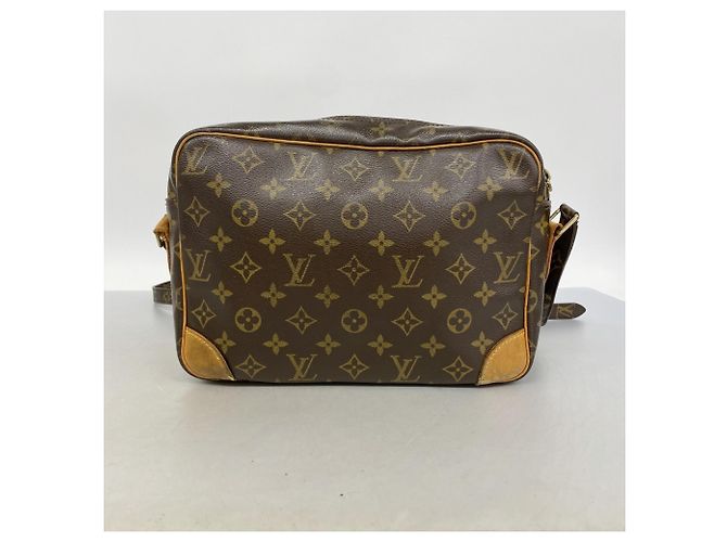 Bolsa de Ombro Nile Monogram Louis Vuitton Marrom - vista 10
