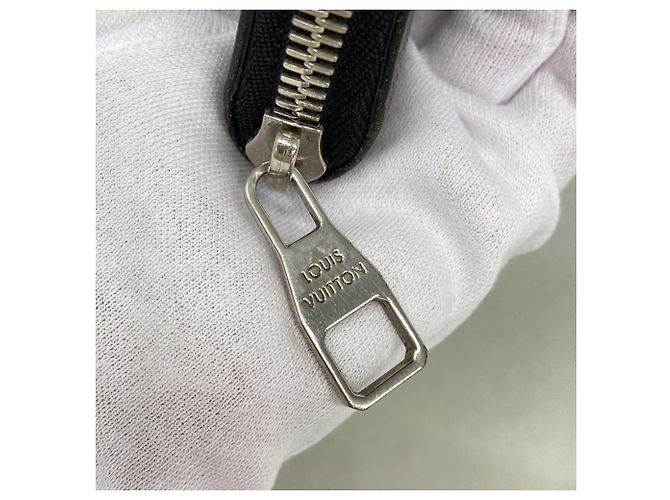 Portafoglio Zippy Louis Vuitton Taiga Grigio - vista 8
