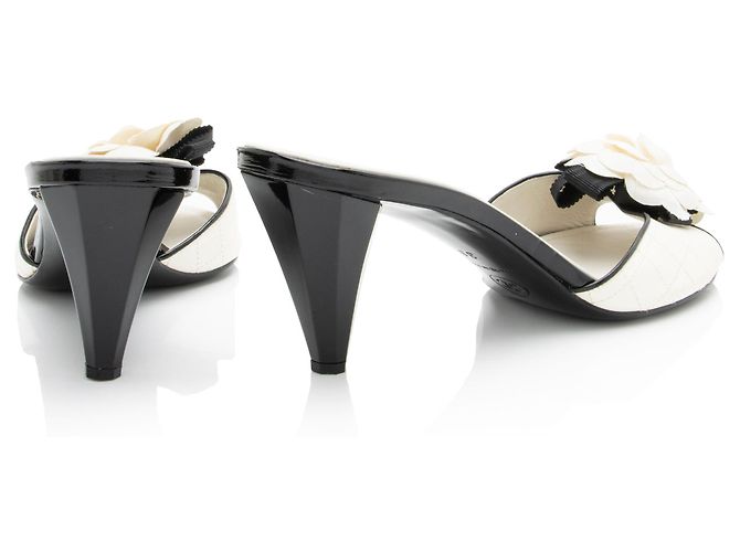 Gabrielle Chanel Vintage Steppleder Camelia Mules - Größe 9 / 39 Schwarz - Ansicht 3