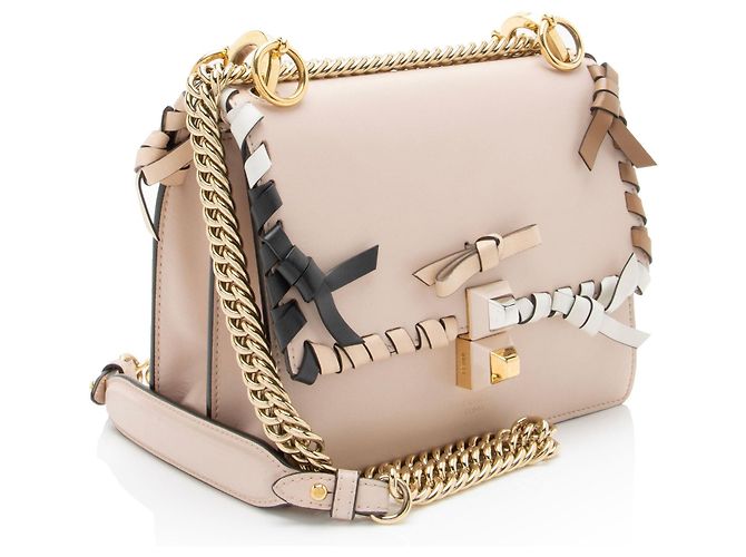 Borsa a tracolla Kan I Small in pelle di vitello con fiocco e borchie Fendi Rosa - vista 2