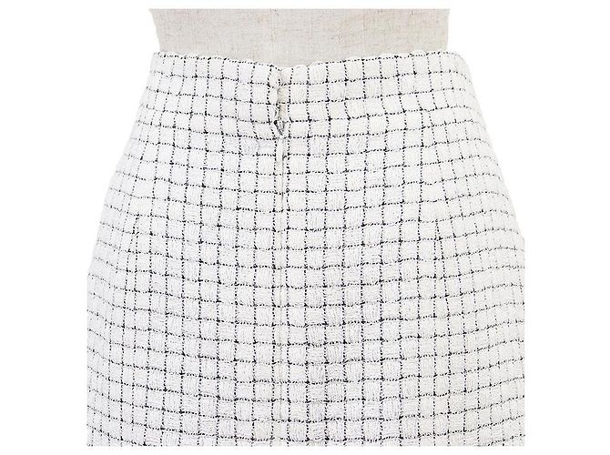 Falda Chanel Tweed P53792 en mezcla de seda Negro Blanco - vista 11