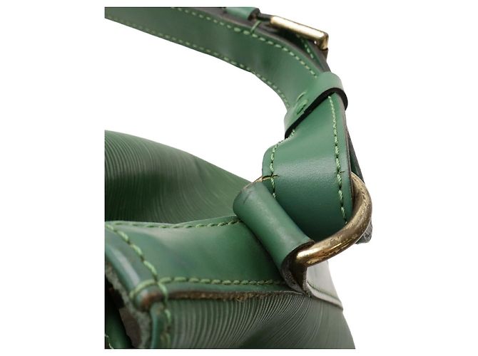 Borsa a tracolla Louis Vuitton Petit Noe Epi Verde - vista 5