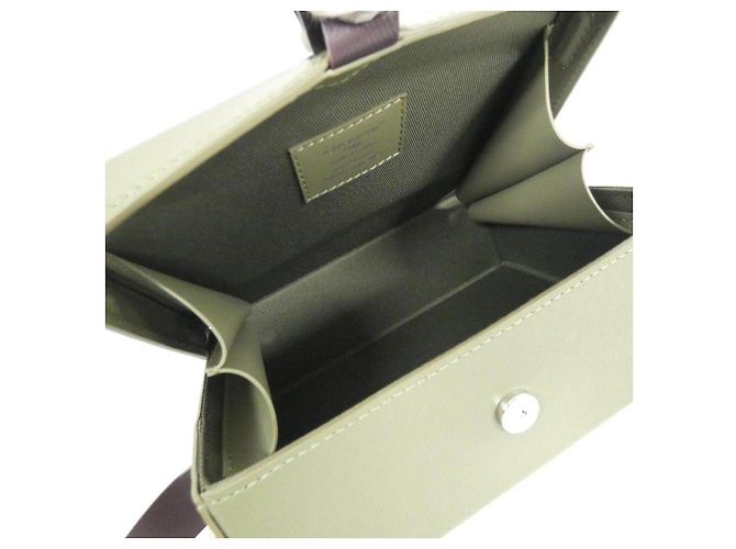 Borsa a pochette Shopper Louis Vuitton in pelle di vitello Verde Cachi - vista 10