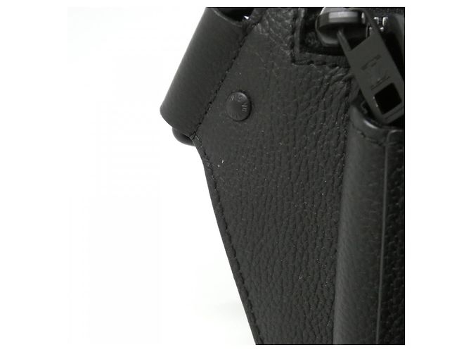 Borsa a tracolla Louis Vuitton LV Aerogram Takeoff Sling in pelle di vitello Nero - vista 8