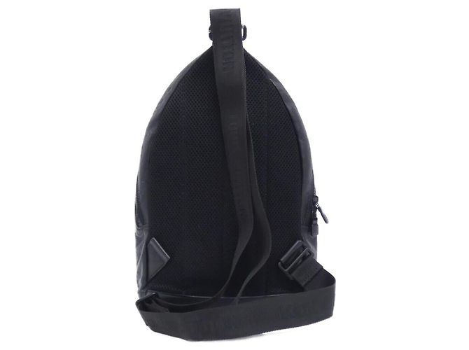 Borsa a tracolla Louis Vuitton Monogram Shadow in pelle di vitello Nero - vista 2
