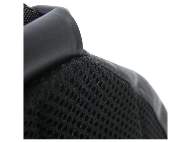 Borsa a tracolla Louis Vuitton Monogram Shadow in pelle di vitello Nero - vista 4