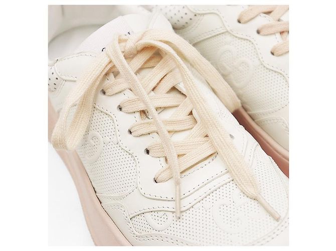 Gucci GG Interlocking Sneaker aus geprägtem Leder Weiß Beige Aus weiß - Ansicht 6