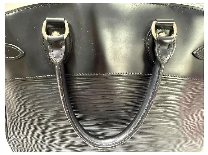 Louis Vuitton Passy PM Borsa a mano in pelle Epi Nera Nero Silver hardware - vista 5