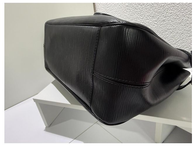 Louis Vuitton Passy PM Borsa a mano in pelle Epi Nera Nero Silver hardware - vista 8