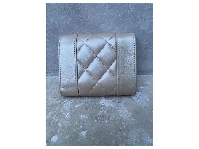 Cartera trifold Chanel Mademoiselle Beige - vista 3