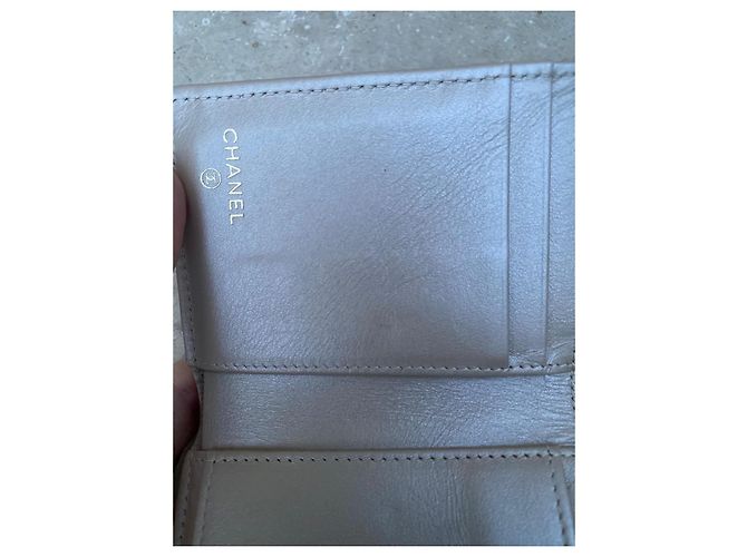 Cartera trifold Chanel Mademoiselle Beige - vista 5
