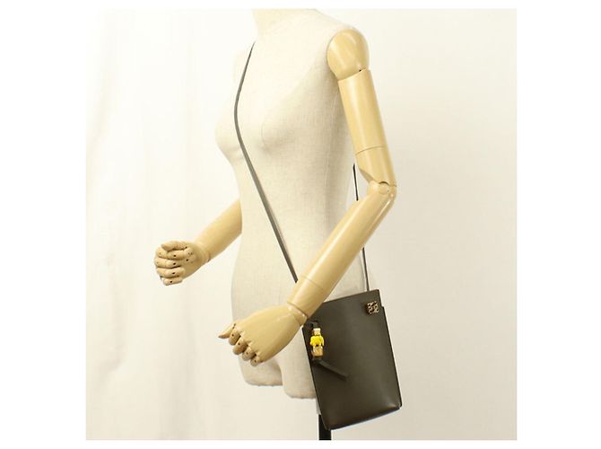 Borsa a tracolla Loewe in vitello kaki Cachi - vista 9