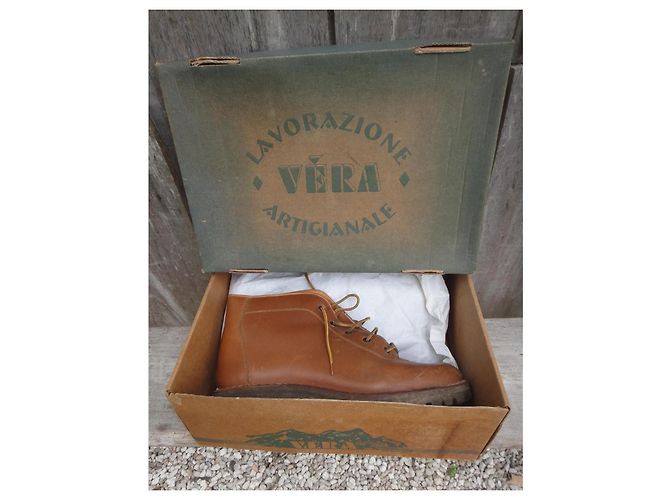 Vera Wang Véra Sardenia Leather Ankle Boots Brown - view 2
