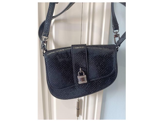Borsa a tracolla Guess nera effetto pitone con lucchetto Nero - vista 2