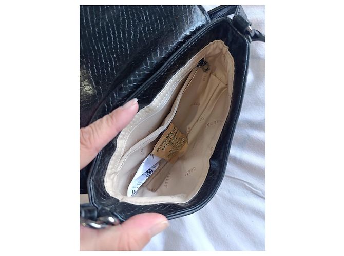 Borsa a tracolla Guess nera effetto pitone con lucchetto Nero - vista 8