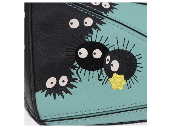 LOEWE Ghibli Spirited Away Soot Sprites Puzzle Bag Mini 2way Green Auth 167502SM Dorado Verde - vista 21
