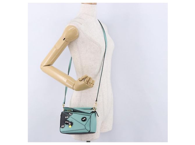 LOEWE Ghibli Spirited Away Soot Sprites Puzzle Bag Mini 2way Green Auth 167502SM Dorado Verde - vista 27