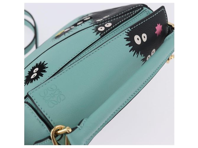 LOEWE Ghibli Spirited Away Soot Sprites Puzzle Bag Mini 2way Green Auth 167502SM Dorado Verde - vista 6
