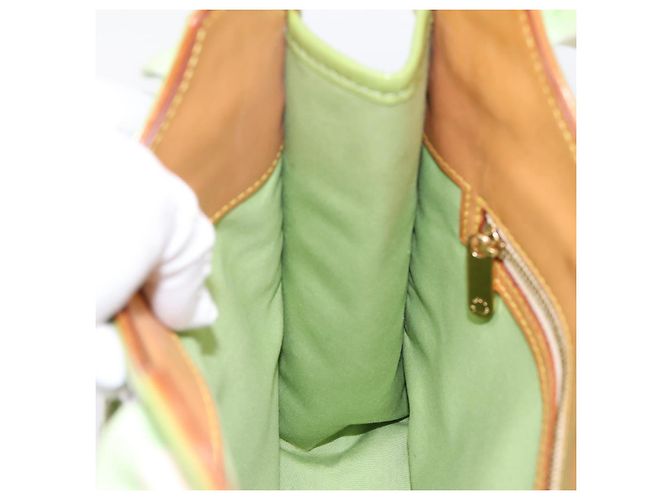 Borsa LOUIS VUITTON Monogram Mini Suck Catlin Almond Green M92931 LV Auth 198957A - vista 18