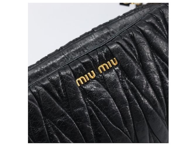 Borsa a tracolla Miu Miu Matelassé in pelle nera e oro Auth yk20786M Nero D'oro - vista 17