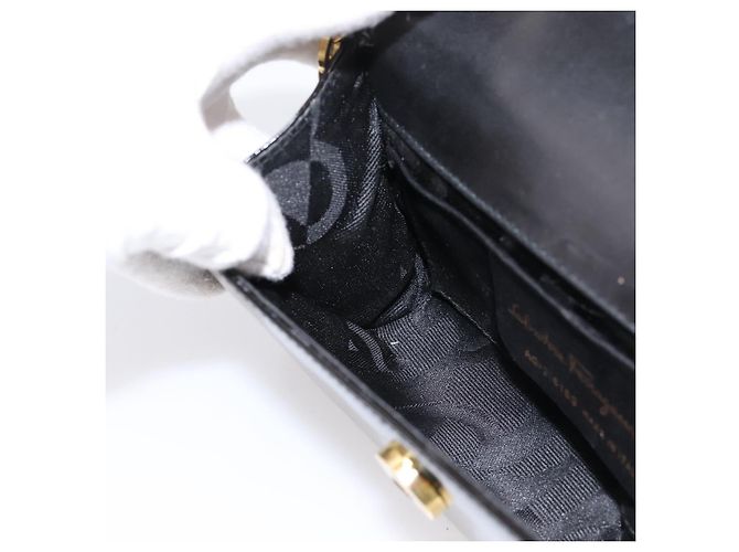 Borsa a tracolla Salvatore Ferragamo Vala Chain Patent Black Gold Tone Auth 199006 Nero - vista 18