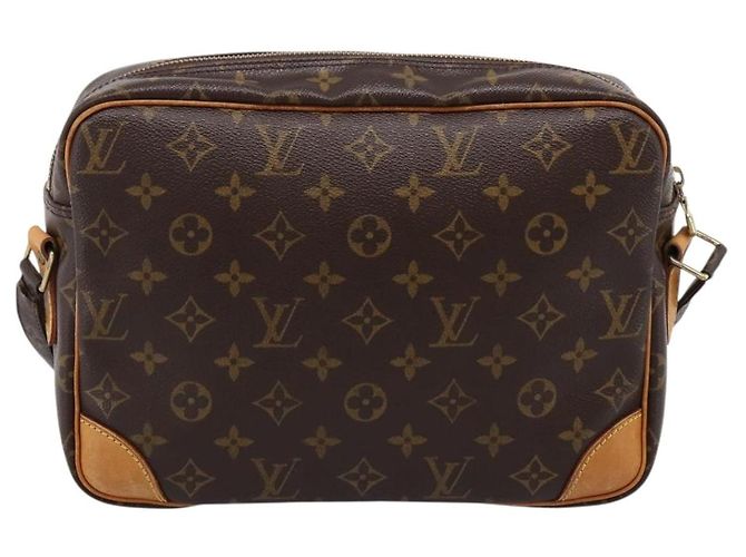 LOUIS VUITTON Monogram Nile Shoulder Bag M45244 LV Auth ka5903A Monogramma - vista 2