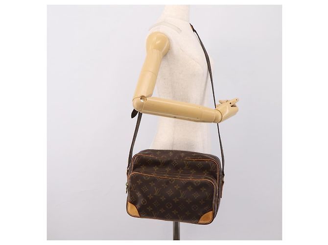LOUIS VUITTON Monogram Nile Shoulder Bag M45244 LV Auth ka5903A Monogramma - vista 22